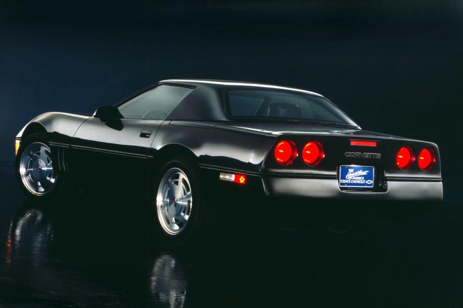  Chevrolet Corvette Convertible 1990 года  (фото 2 из 3)